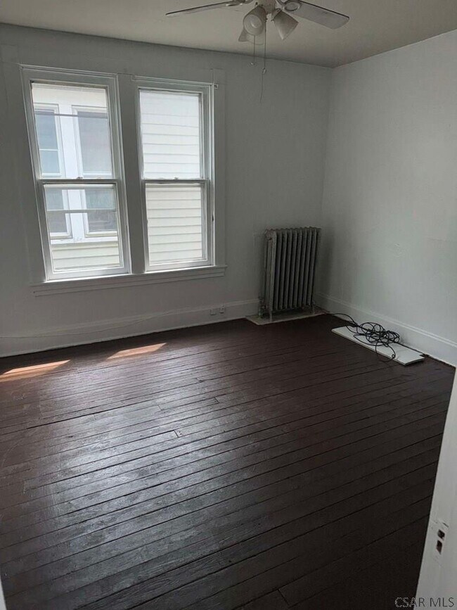 Building Photo - 86 Golde St