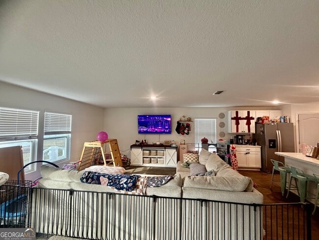 Building Photo - 90 Landing Blvd