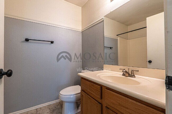 Building Photo - 8646 E Nido Ave