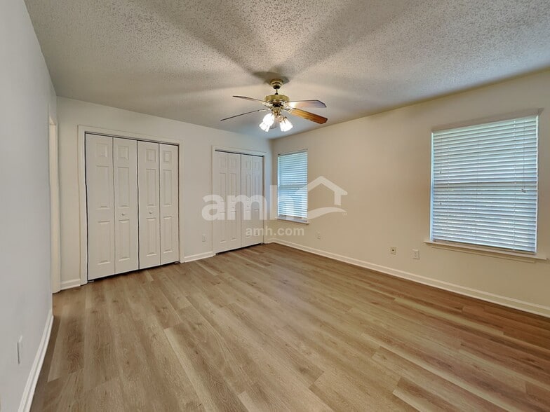 Building Photo - 4020 Landerwood Dr