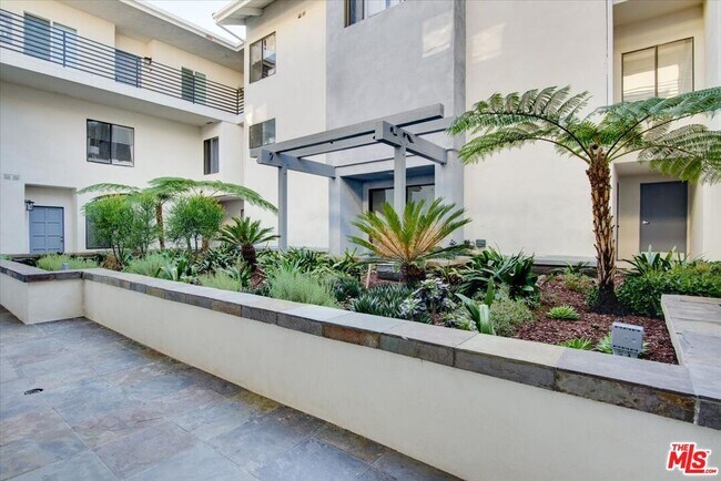 Building Photo - 1909 Pelham Ave