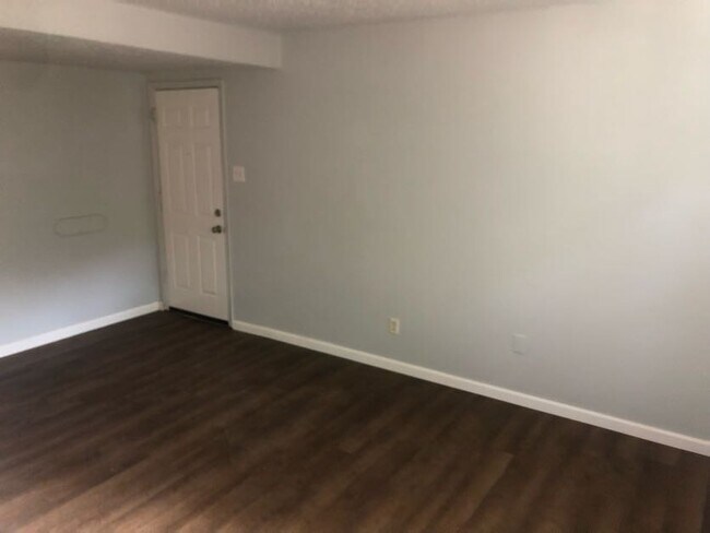 Building Photo - 314 Mount Everest Dr