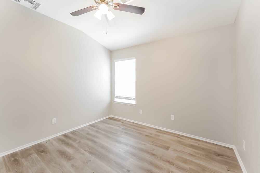 Building Photo - 8215 Radial Ct