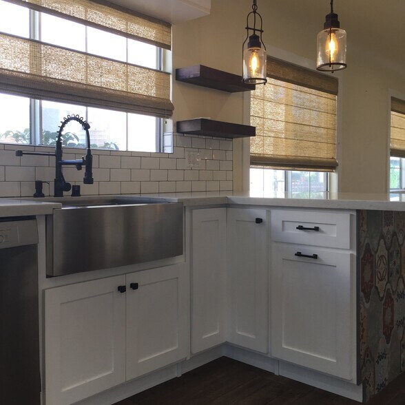 Building Photo - 2120 Laverna Ave