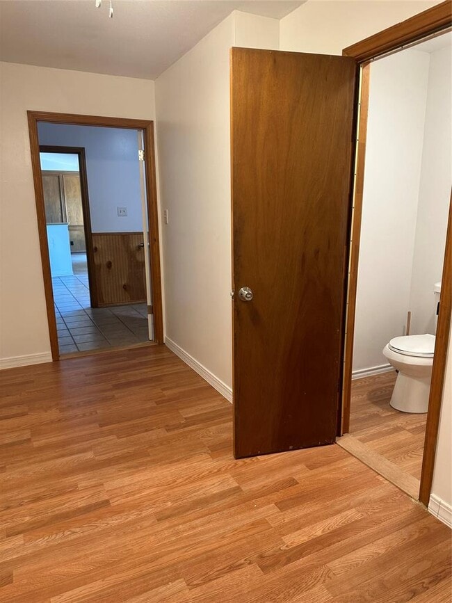 Building Photo - 331 Live Oak Dr