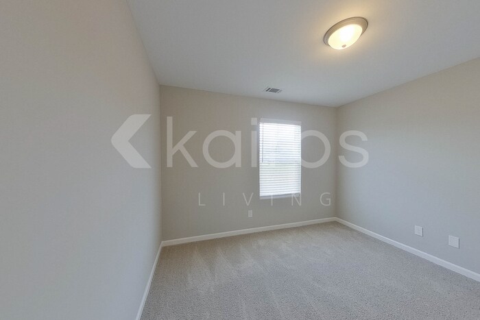 Building Photo - 948 Silent Barge Cv