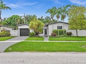 Building Photo - 915 N 14th Ave