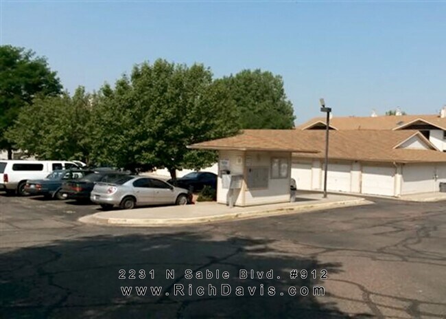 Building Photo - Large 1 bed with washer and dryer hookup