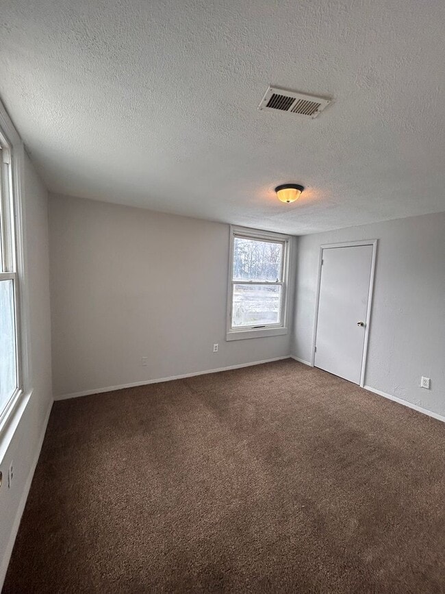 Building Photo - 815 Harmar St