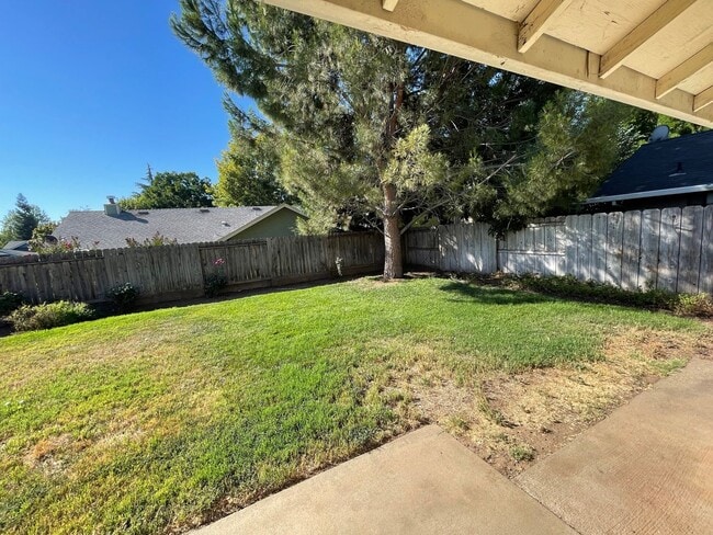 Building Photo - Beautiful 3 Bedroom 2 Bath Home in Excelle...