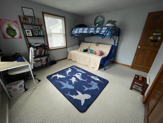 Building Photo - Woburn Townhouse| 2 Bed 1.5 Bath| Availabl...