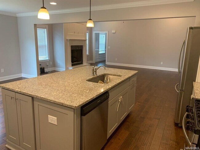 Building Photo - 4 Bedroom in Prattville For Rent