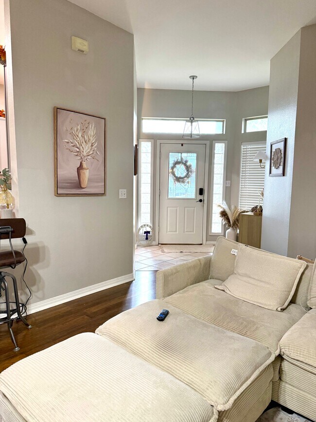 Building Photo - 1353 Pecan Ridge