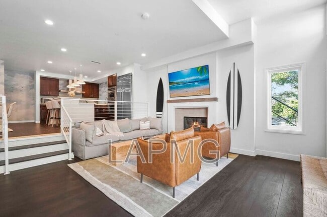 Building Photo - 9842 Portola Dr