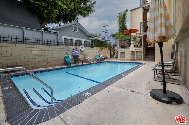 Building Photo - 7545 Hampton Ave