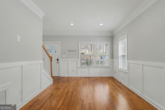 Building Photo - 179 Little St SE