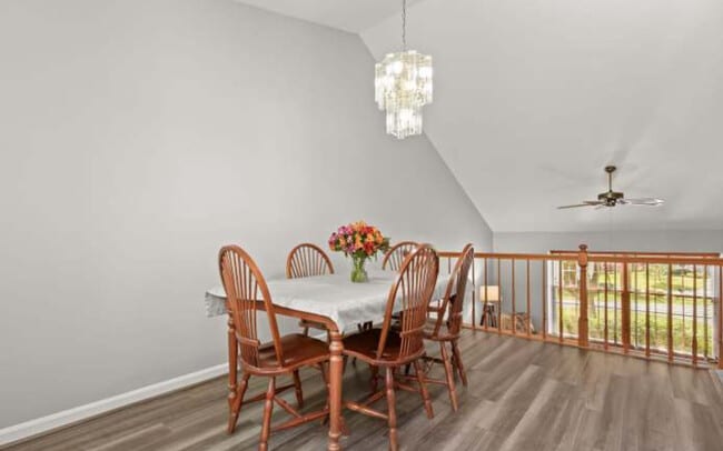 Building Photo - 12909 Summer Hill Dr