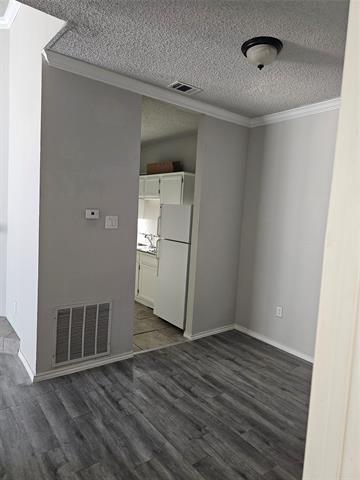 Building Photo - 9600 Royal Ln