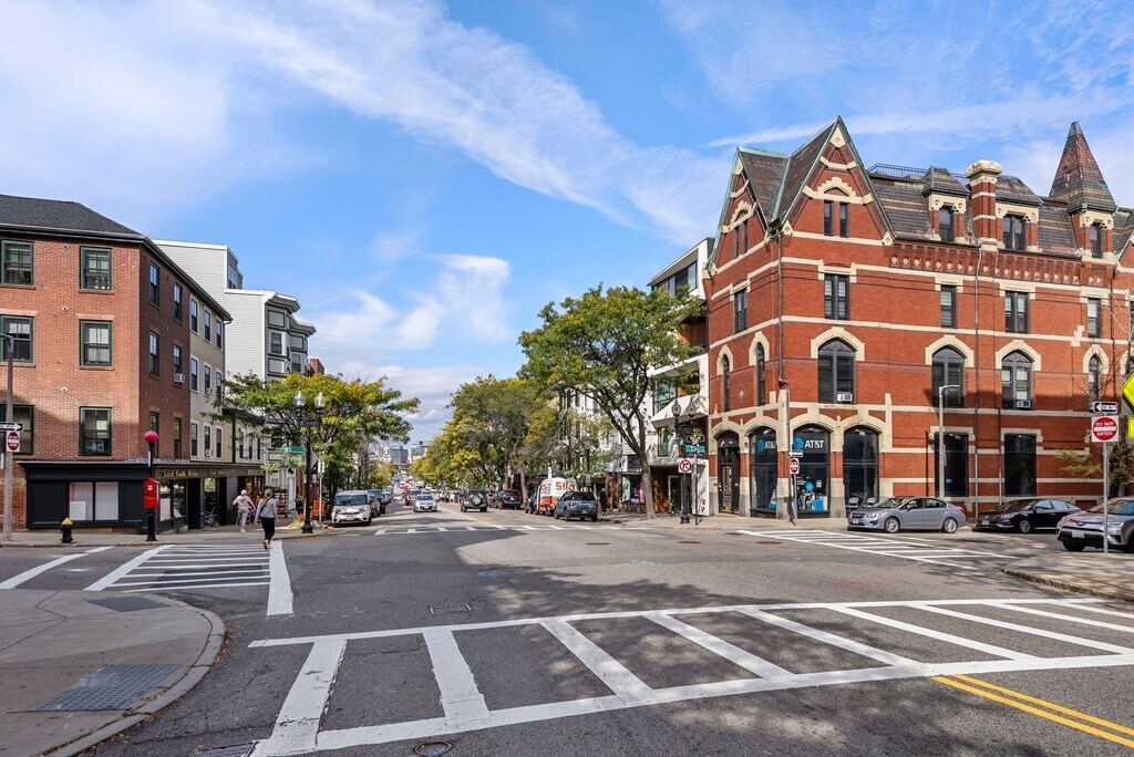 Building Photo - 236 E St