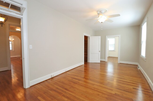 Building Photo - Charming 3 Bedroom, 2 Bathroom on Kilbourn...