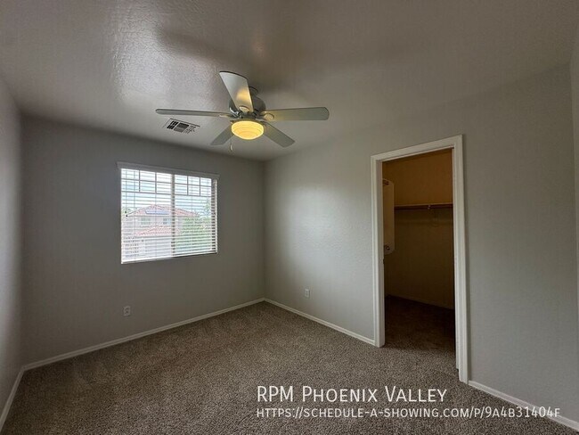 Building Photo - 13921 W Port Royale Ln