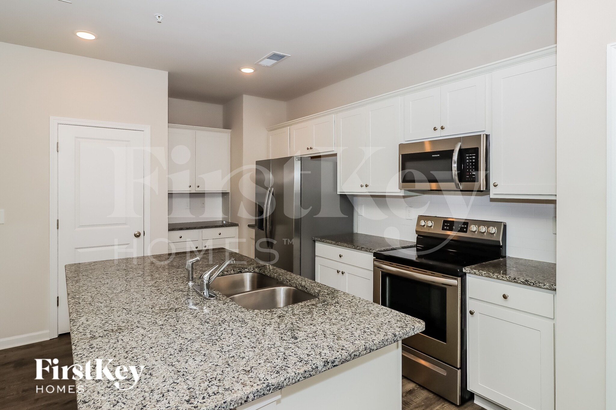 Building Photo - 2092 Cypress Village Dr NW