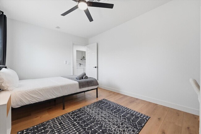 Building Photo - 1548 N Upland Cir