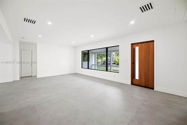 Building Photo - 235 NE 91st St