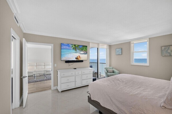 Building Photo - 5400 N Ocean Dr
