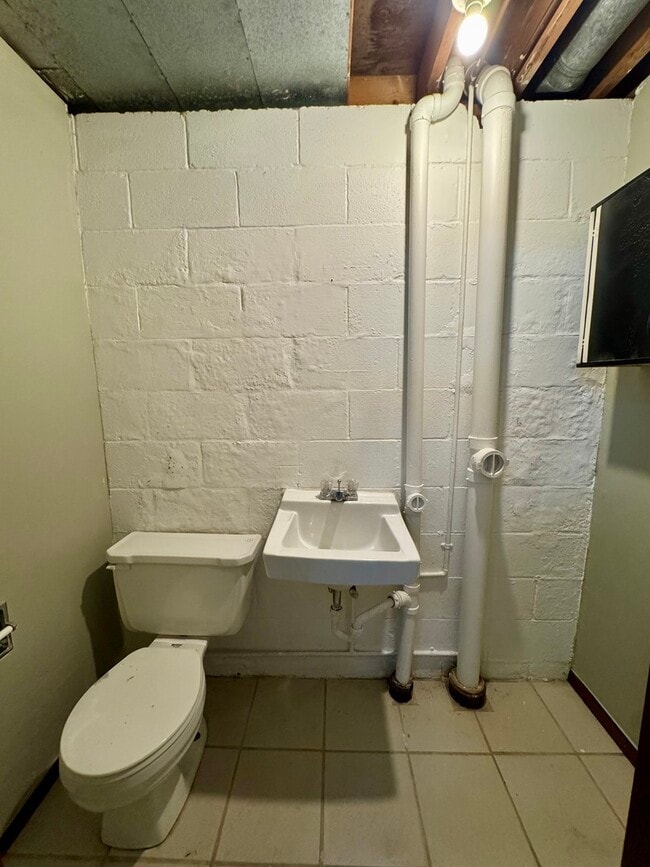 Building Photo - 3513 W 31st St