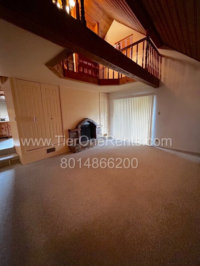 Building Photo - NO DEPOSIT option available for qualified renters!