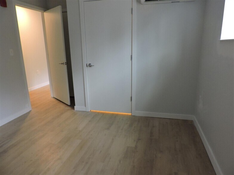 Building Photo - 13 Soden St