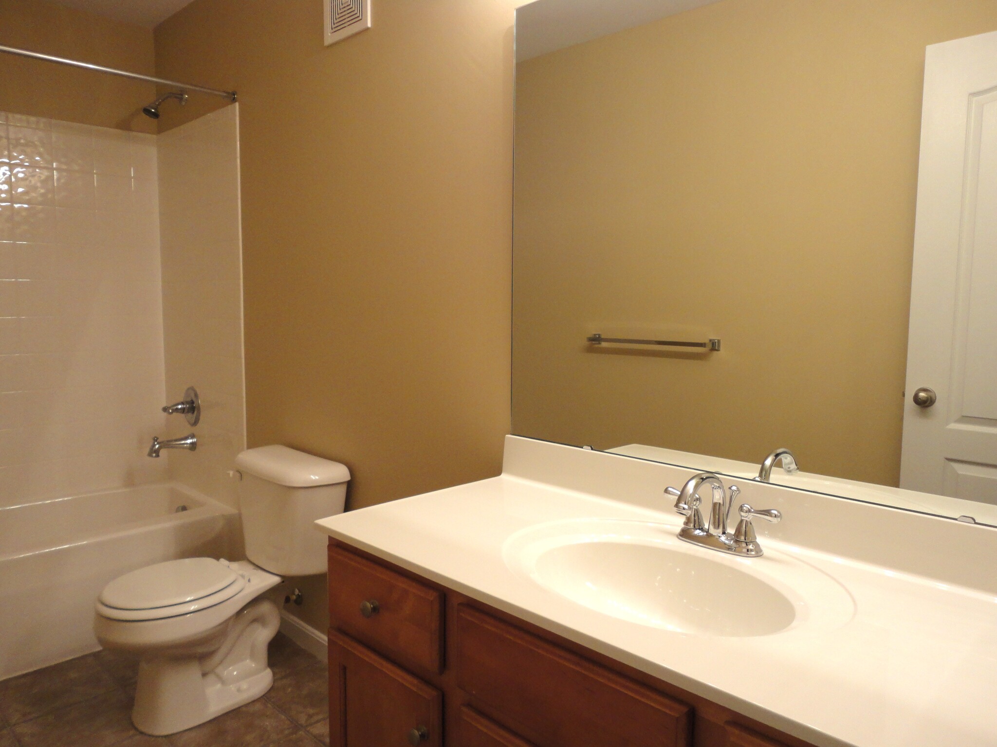 Building Photo - 2544 Softwind Ct