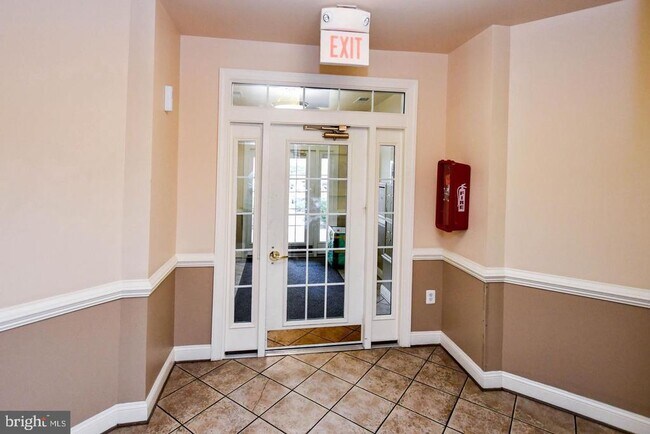 Building Photo - 15616 Everglade Ln