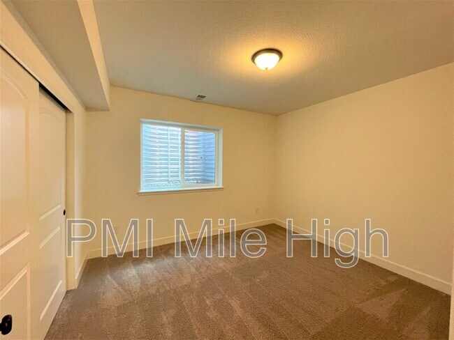 Building Photo - 21138 E 61st Dr
