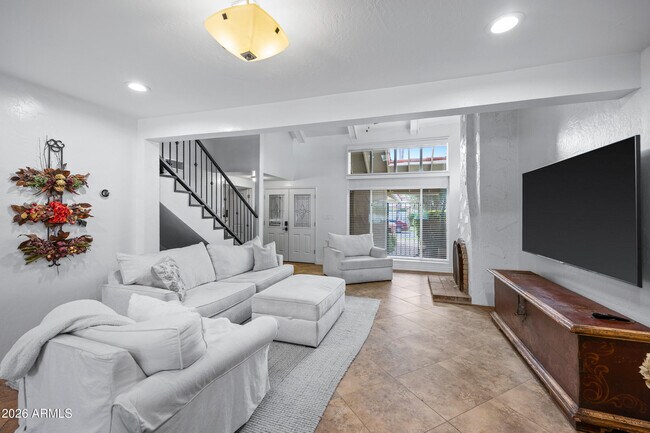 Building Photo - 7118 E Buena Terra Way