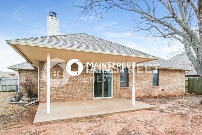 Building Photo - 3 Bedroom Pet-Friendly Home in Moore, OK w...