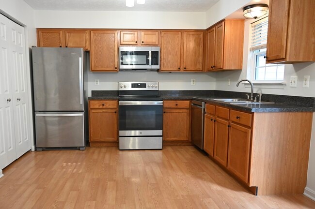 Building Photo - 526 Harbour Ct