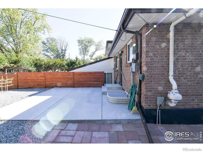 Building Photo - Remodeled home with separate finished base...