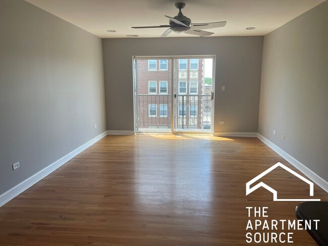 Primary Photo - 6954 N Greenview Ave