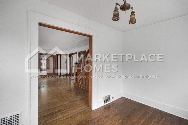 Building Photo - 509 S Pleasant St