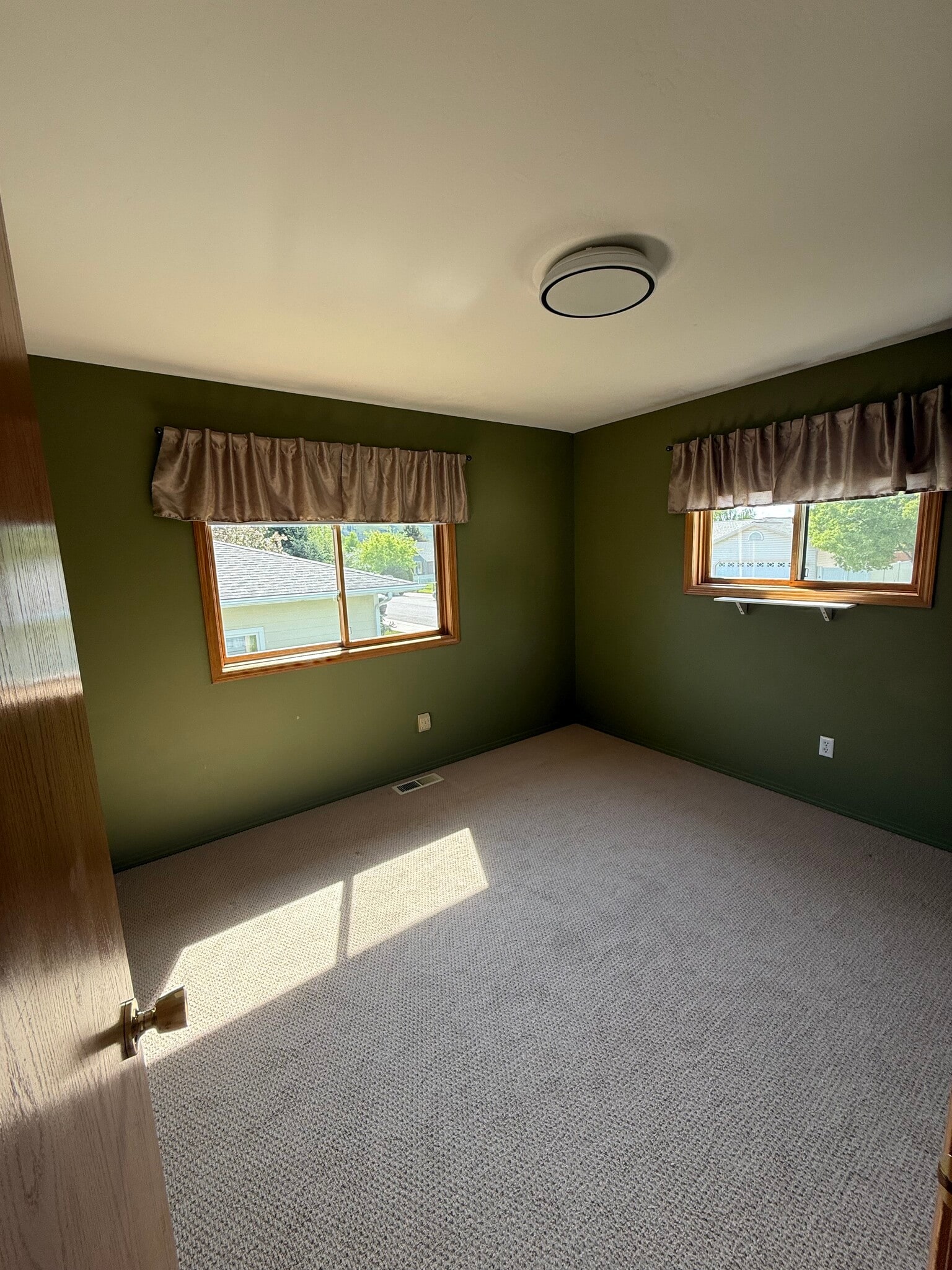 Building Photo - 5570 Dove Ct