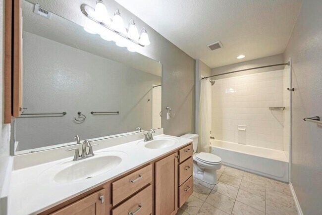 Building Photo - 2119 Howell Mountain Dr