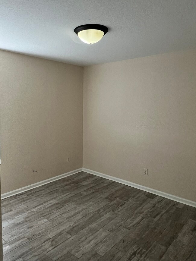 Building Photo - Beautiful 3/2 Duplex in Bay St. Louis MS