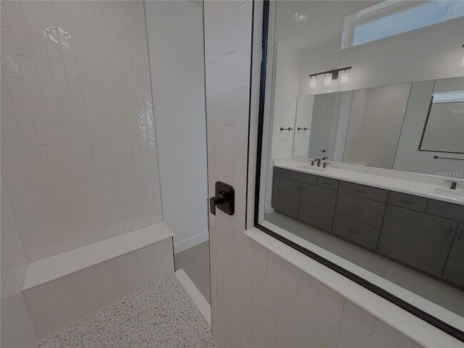 Building Photo - 6360 SW 82nd Pl