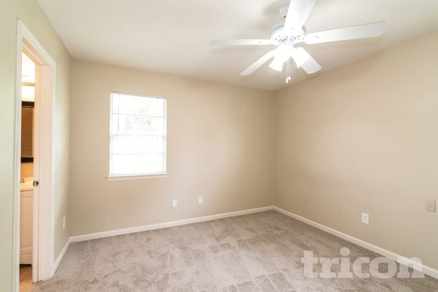 Building Photo - 5234 Jorns St