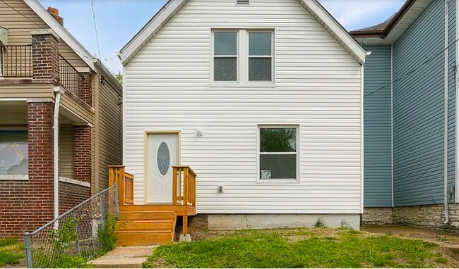 Primary Photo - Charming 2 bedroom 1.5 bath house