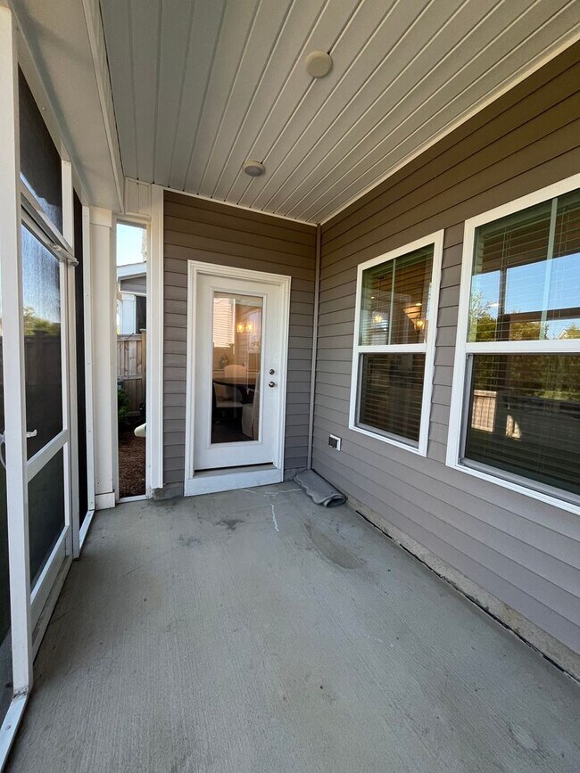Building Photo - 7404 Springwater Dr