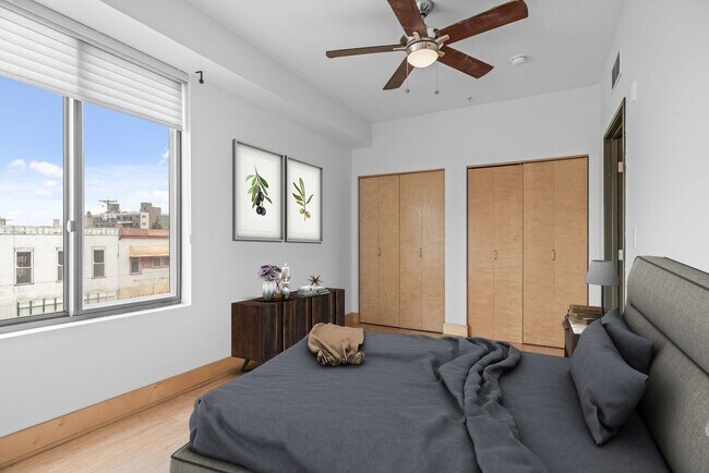 Building Photo - Modern 1-Bed 1.5-Bath + Den Condo in Minne...