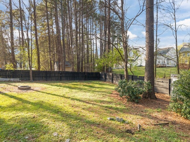 Building Photo - Charming 3BR Home with Large Private Yard Near Downtown Raleigh